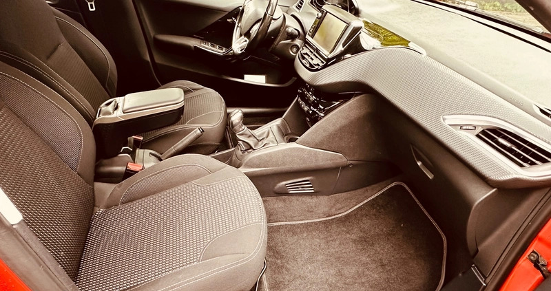 Peugeot 208 cena 37500 przebieg: 67000, rok produkcji 2015 z Kraków małe 92